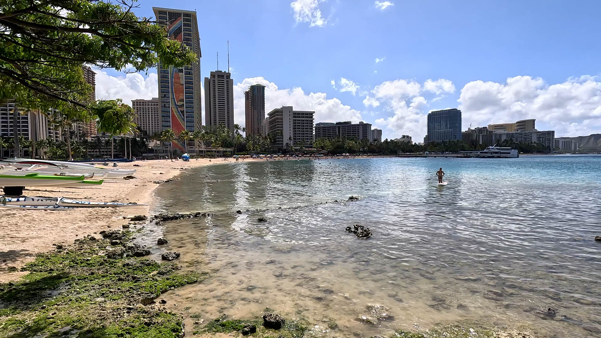 Beachfront Hotels in Waikiki - Hilton Hawaiian Village Beach Resort - Photo 5