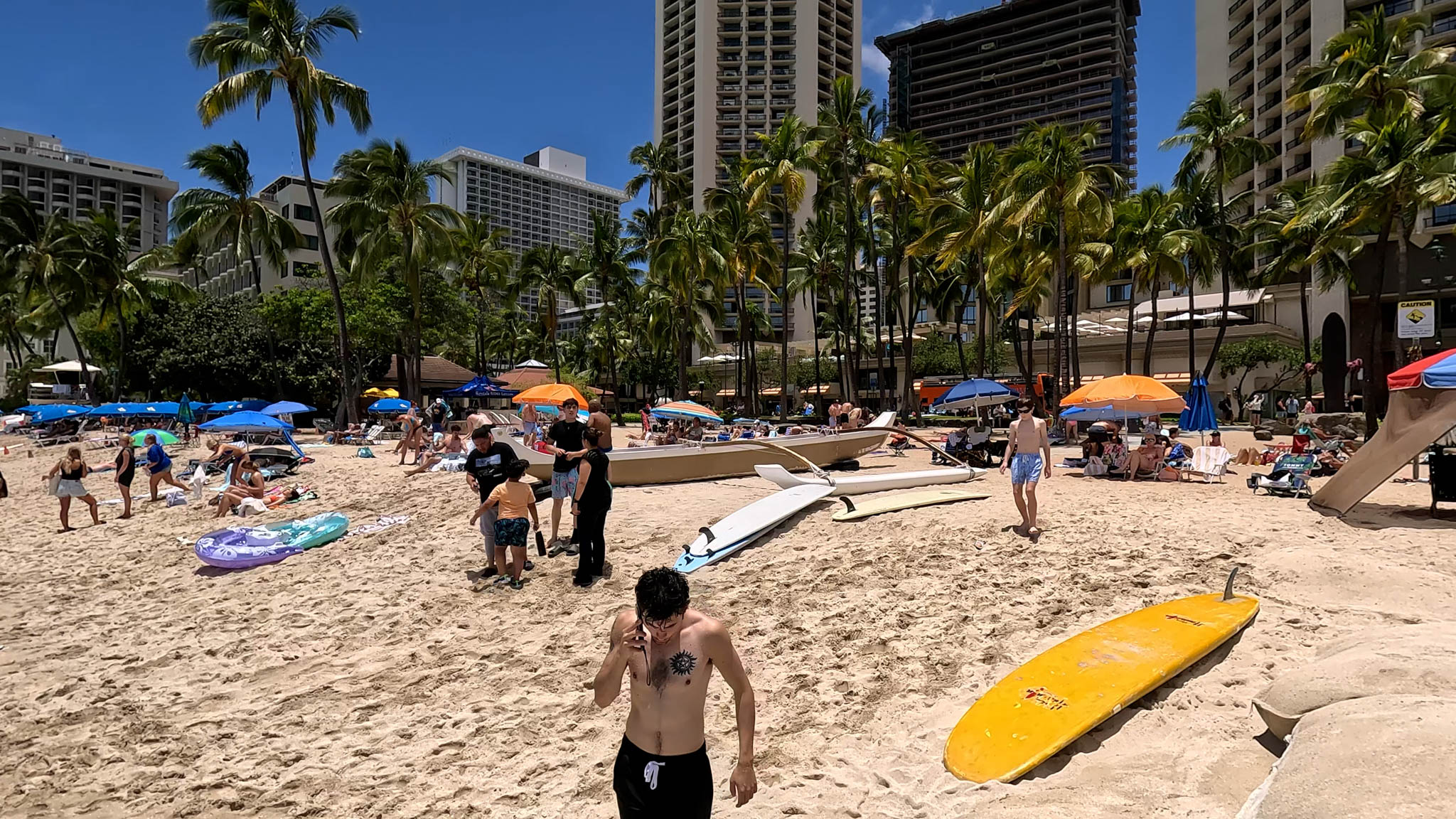 Beachfront Hotels in Waikiki - Hyatt Regency Waikiki Beach Resort And Spa - Photo 1