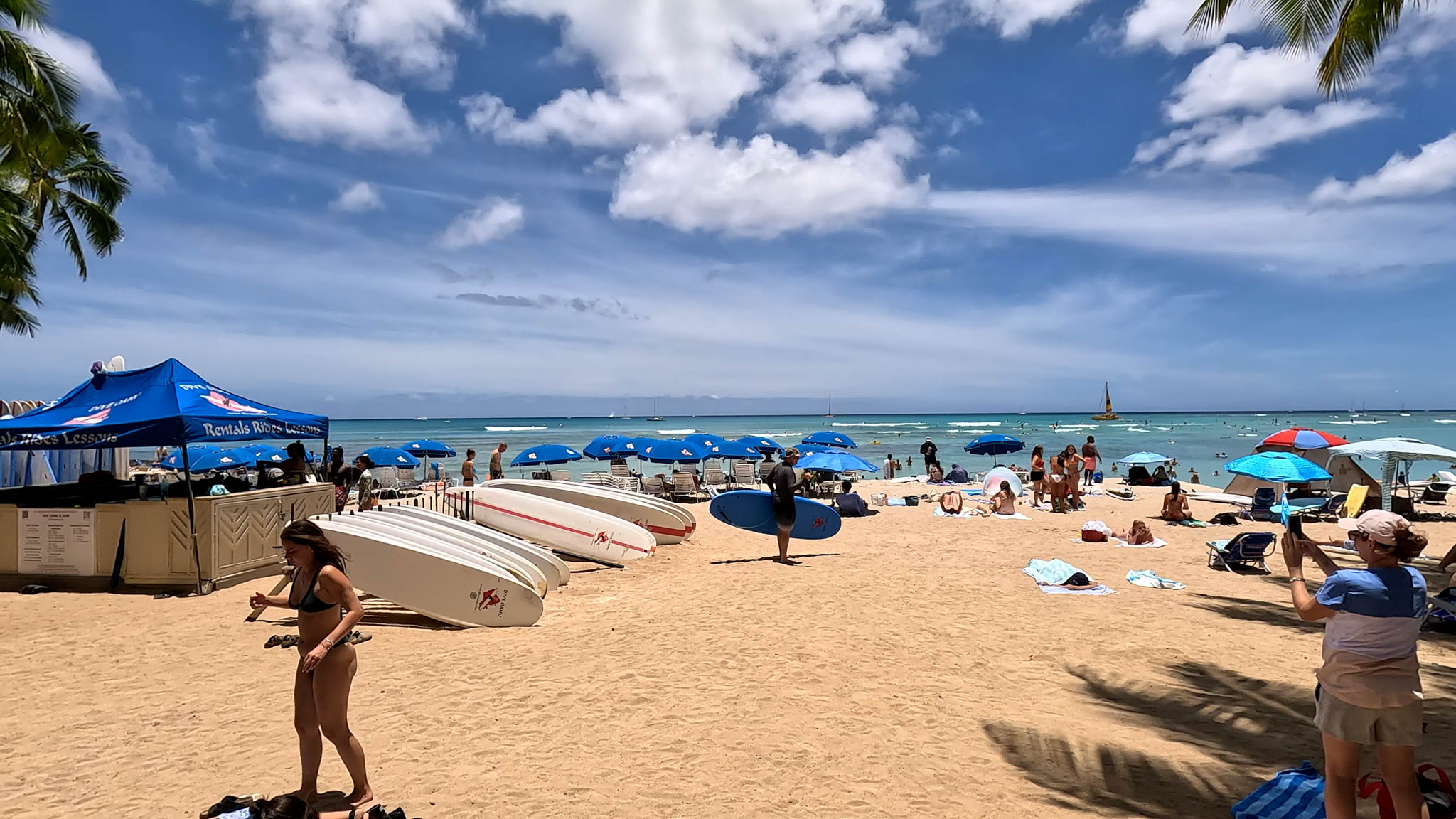 Beachfront Hotels in Waikiki - Hyatt Regency Waikiki Beach Resort And Spa - Photo 2