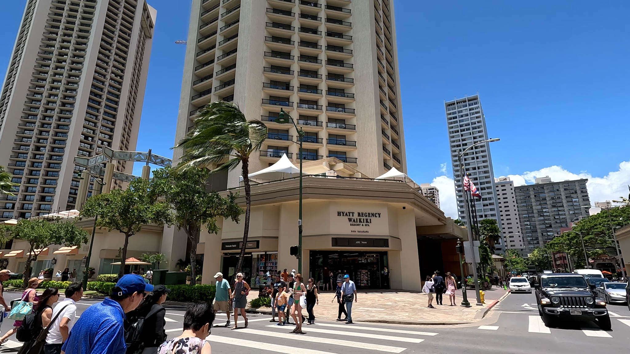 Beachfront Hotels in Waikiki - Hyatt Regency Waikiki Beach Resort And Spa - Photo 4