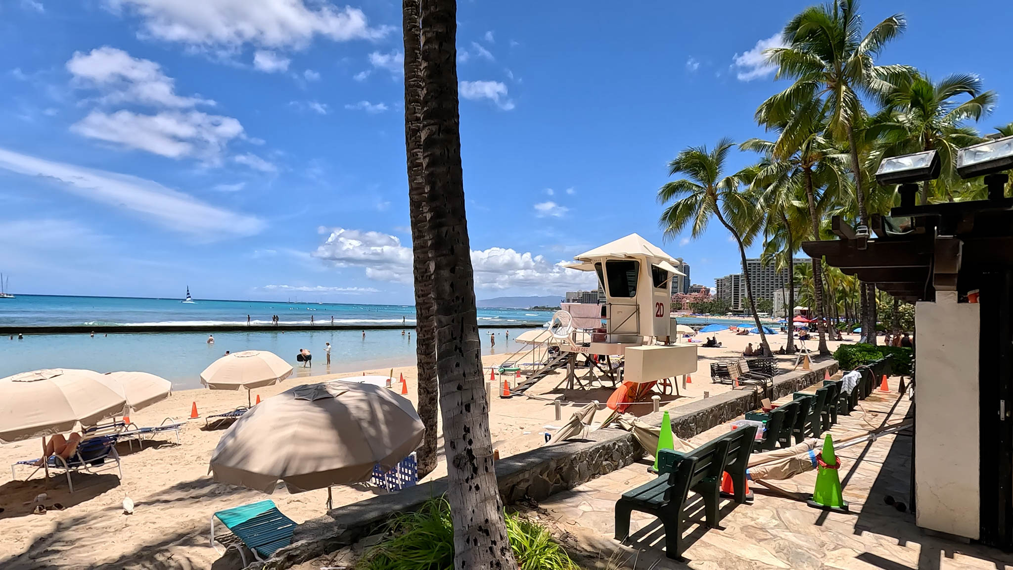 Beachfront Hotels in Waikiki - Waikiki Beach Marriott Resort & Spa - Photo 3